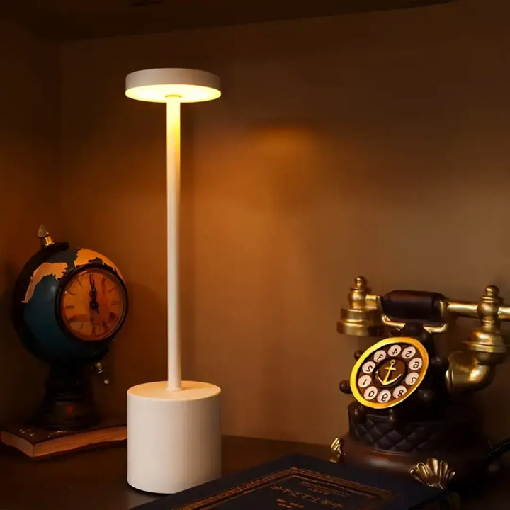 Luminária de Mesa ClassicLumi - Verona Decor - VERONA DECOR